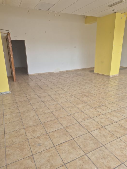 Închiriez spațiu comercial Rovine