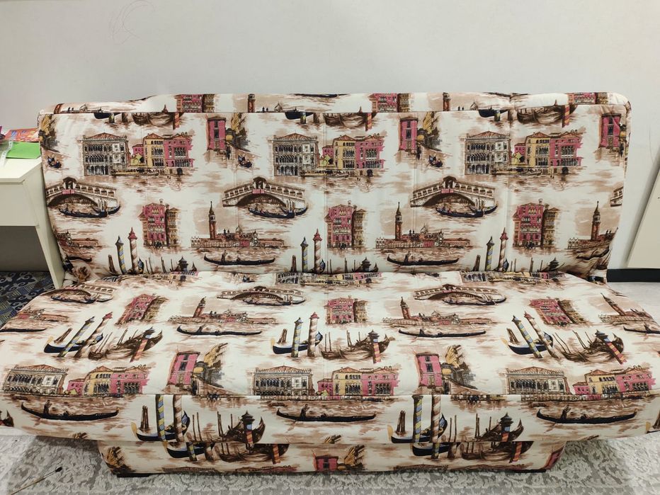 Диван для зала.      .