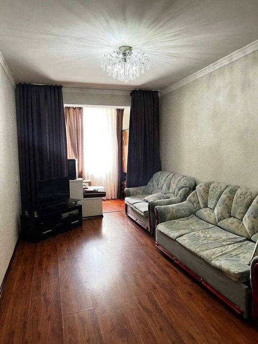 квартира ЯНГИ БОЗОР 3-ком в центре г. Навои, 3 этаж. Ул. Жасорат 10