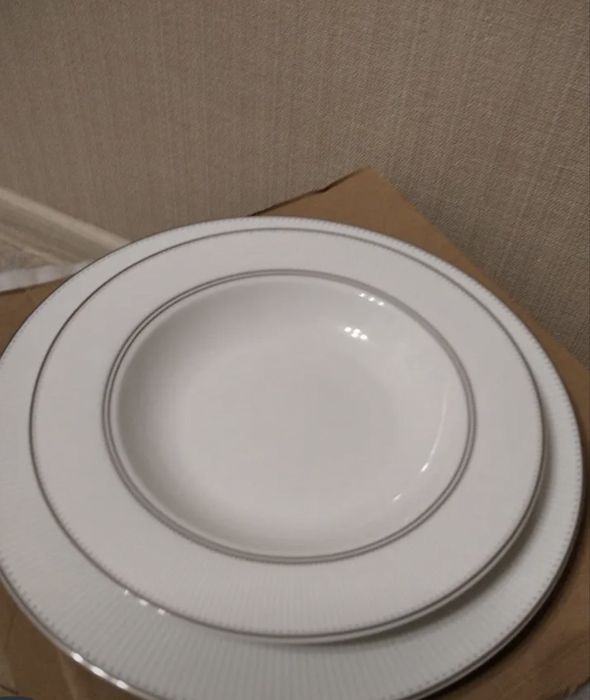 Продам сервиз 24 предмета в идеальном состоянии