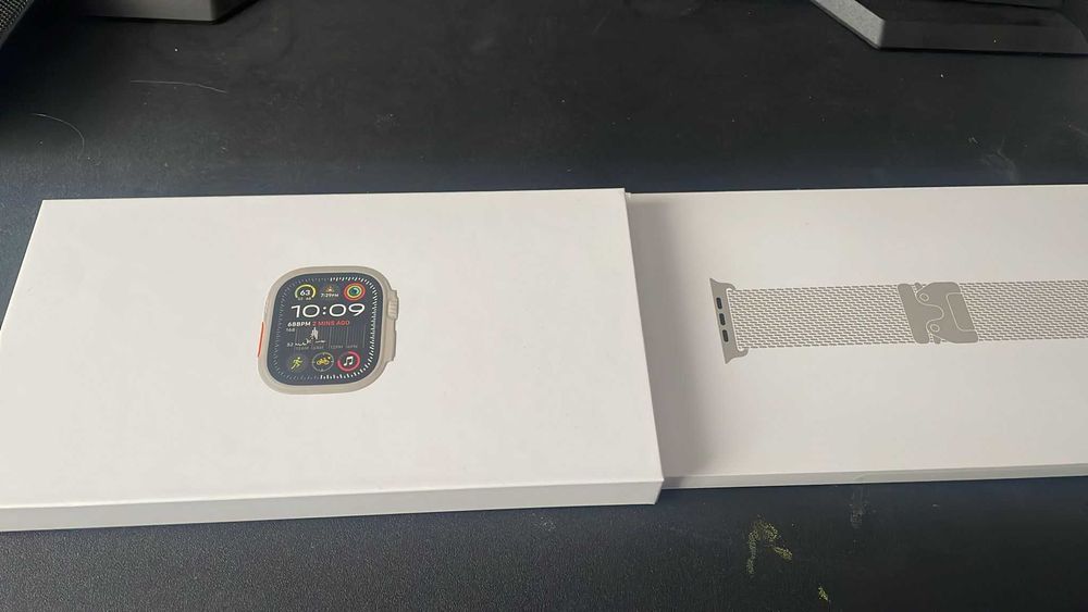 Apple Watch Ultra 2- 49mm Natural Titanium