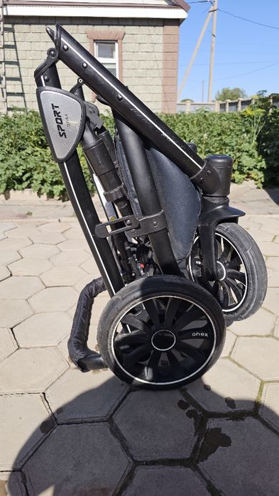 Детская коляска 3 в 1