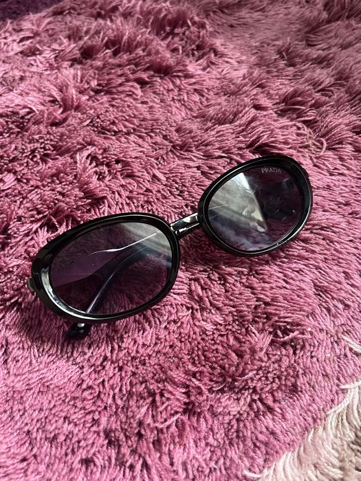 Оригинальные солнцезащитные очки от Prada