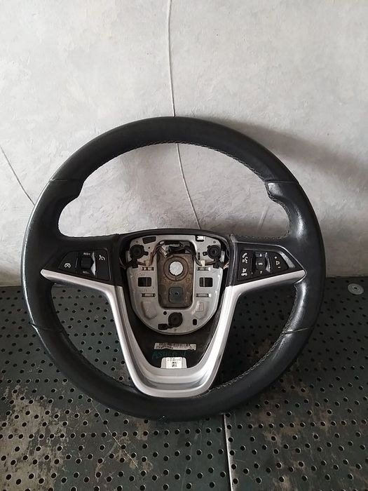 Volan piele in 3 spite cu comenzi opel astra j 13351021