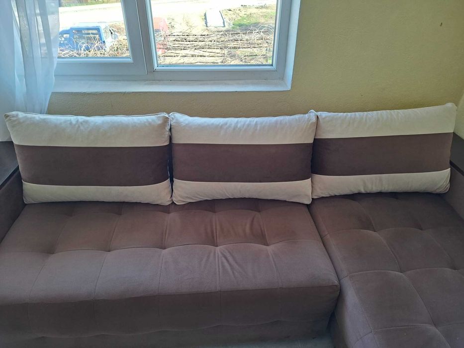 Ъглов  диван купуван е преди 1 година,230 височина на 140 широчина е