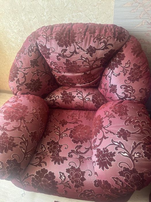 Диван с двумя креслами за 50000