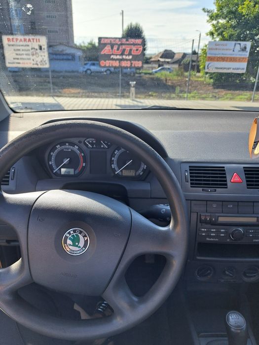 SKODA Fabia 2004 — imagine 3