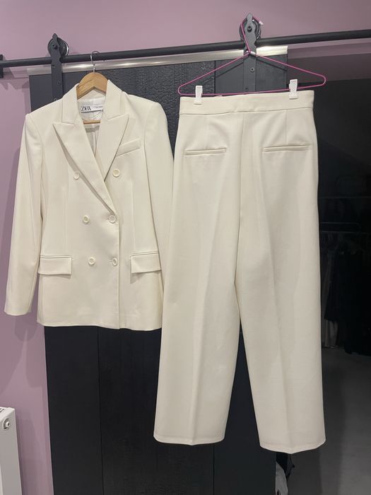 Страхотен костюм ZARA