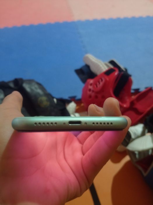 iPhone 11 (нашел 3 месяца назад) на запчасти