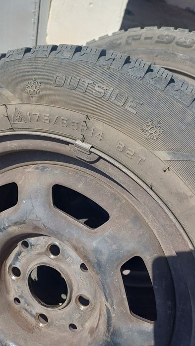 Гуми с джанти 175 65 14 за vw polo