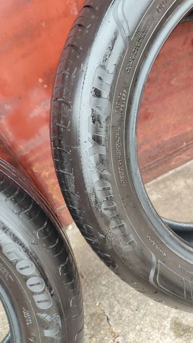 Vând anvelope 215/55/17