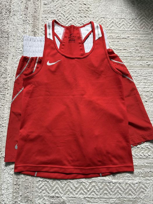 Nike DRI-FIT,red colorway