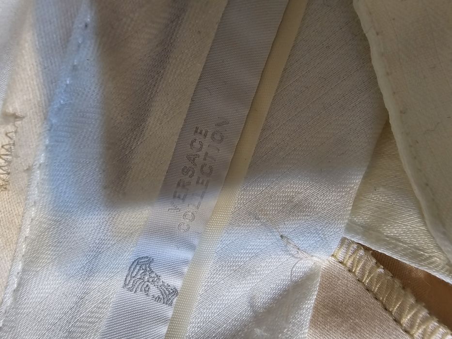 Vând costum Versave Premium marimea. 50 negiciabil