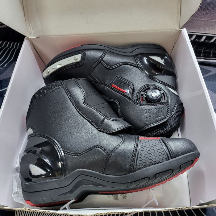 Pantofi rotary lacing system marime 42.