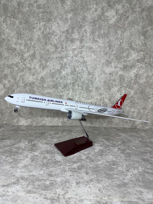 Самолет модель (Boeing 777-300 Turkish Airlines) с LED подсветкой