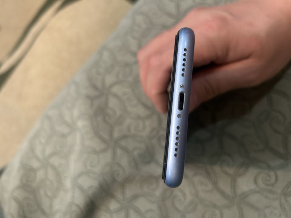 Продам Iphone XR 64Gb