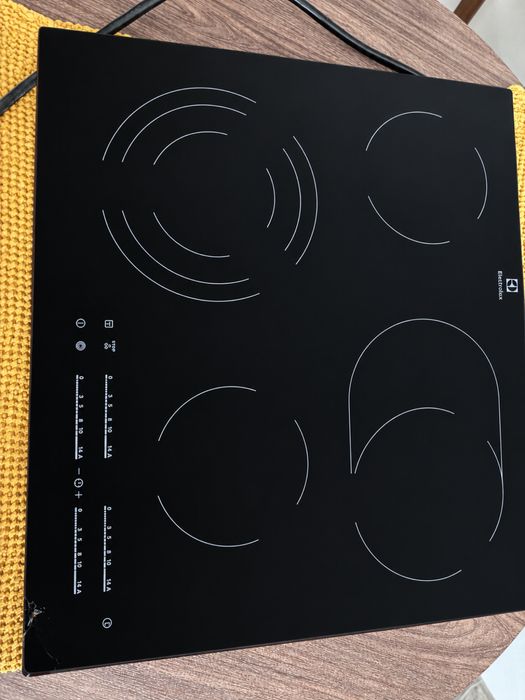 Варочная поверхность Electrolux