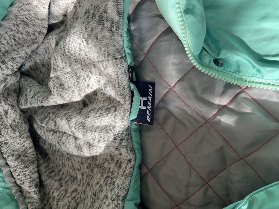 Куртки весенние продам