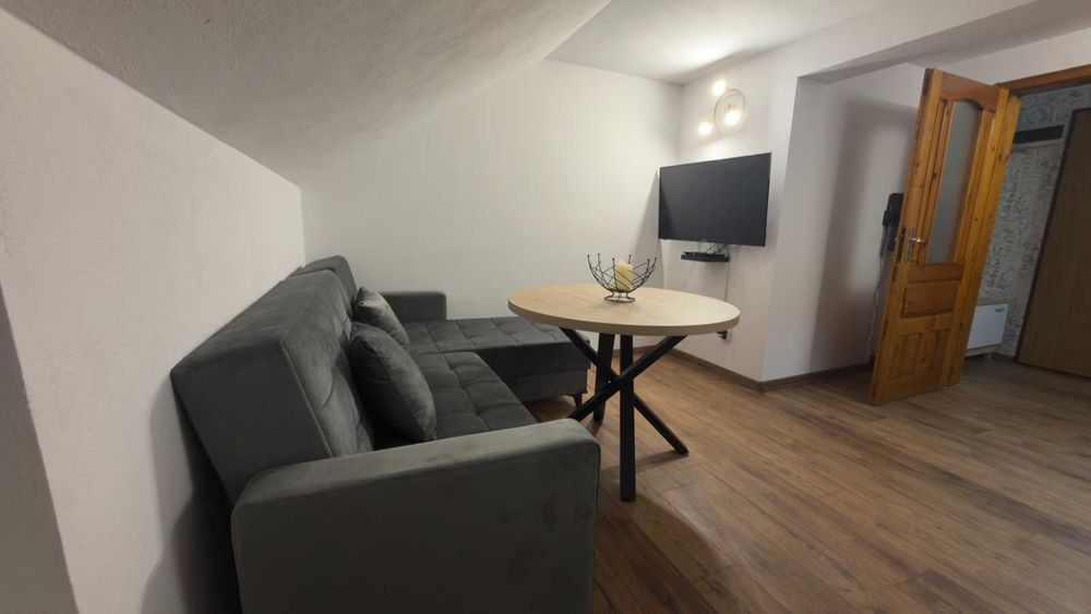 Дава се под наем Двустаен апартамент в Благоевград, Идеален център - 56 кв.м за 400 € - Снимка #1