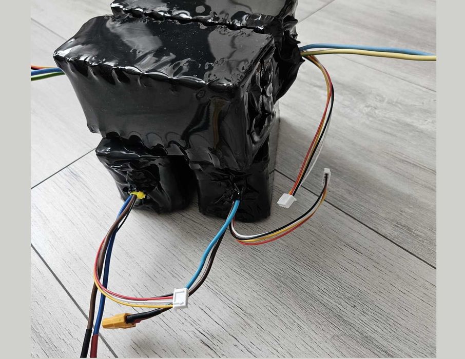 Acumulator Barcuta de plantat navomodel li ion 18650 21700