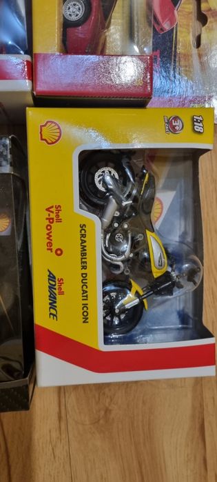 НОВИ колички и ключодържатели SHELL