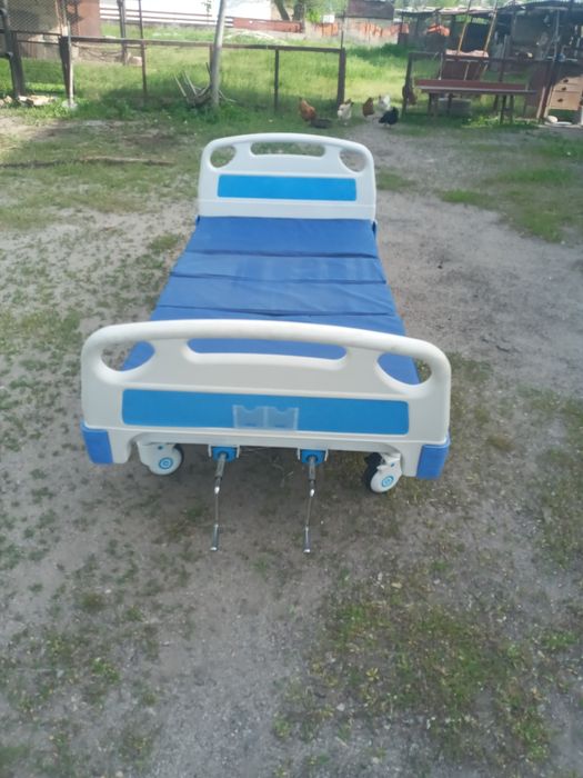 Медицинская кровать
