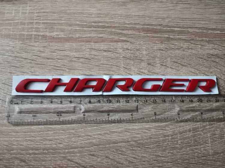 червен надпис Dodge Charger нов стил