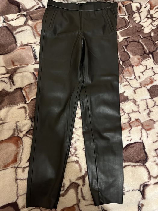 Pantaloni imitatie piele negrii