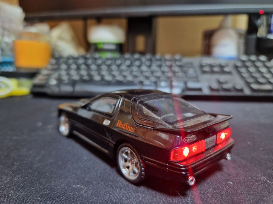Машинка Mazda RX-7 FC