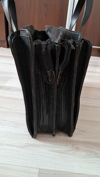 Geanta diplomat barbateasca