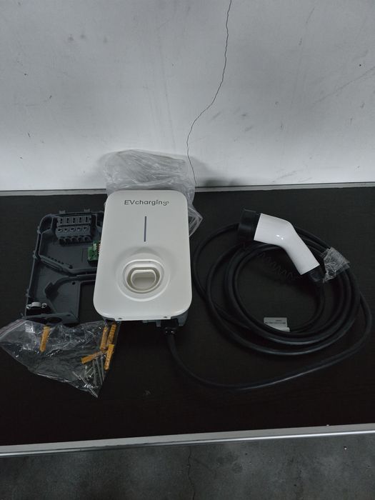 Зарядна станция за електромобил EVCharging Atlas.