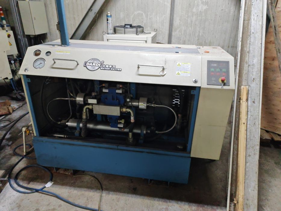 Water Jet de vânzare (Taiere cu presiune de apa si nisip)