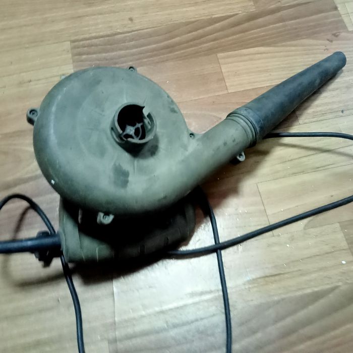Электрическая воздуходувка