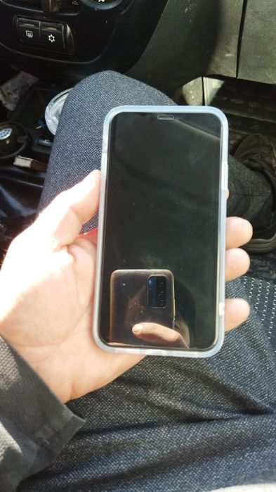 Продам iPhone 11