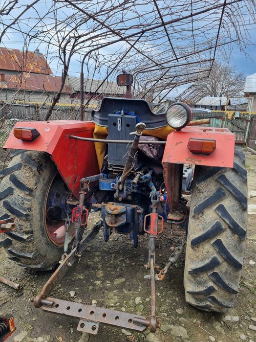 Tractor Universal 445