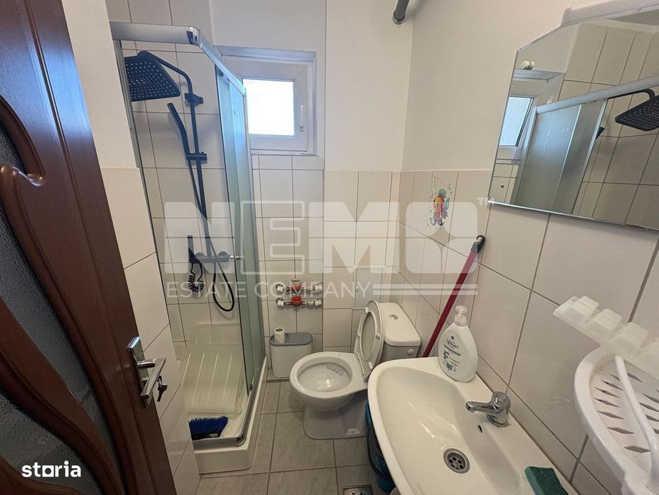 Garsonieră De Închiriat| Etaj 3/4 | Rădăuți - More