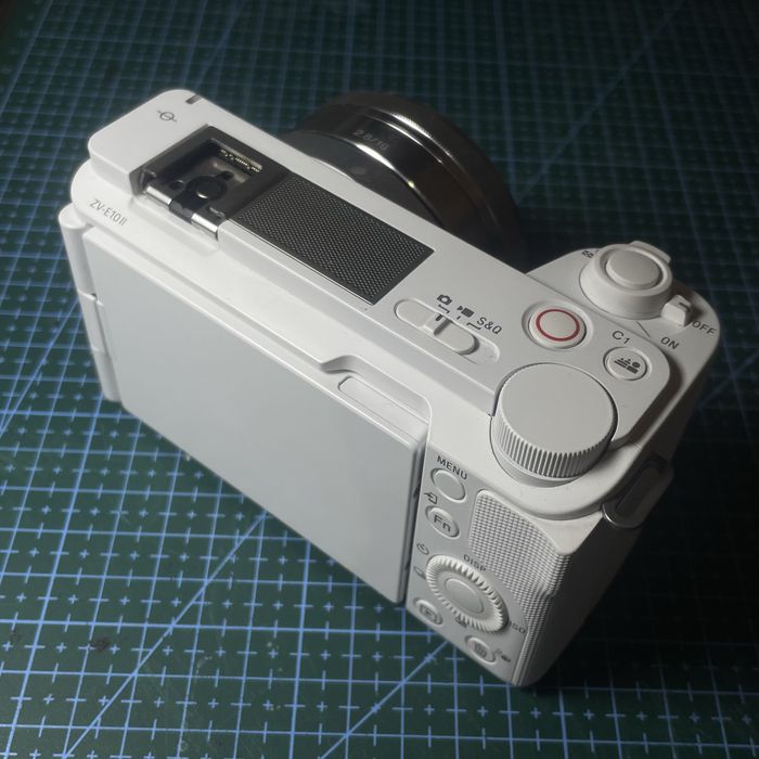 Sony ZVE-10 ii с клеткой