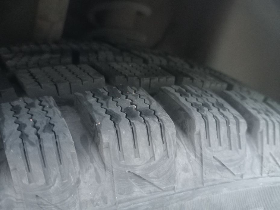 Продам зимнию резину с дисками