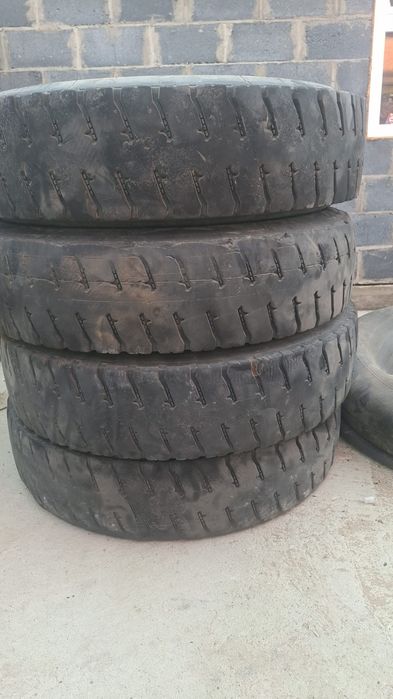 Продам шины 10.00 R20  Китай