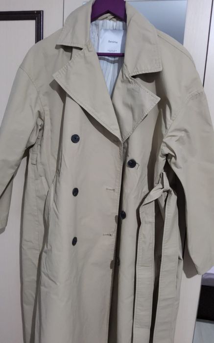 Плащ от Bershka