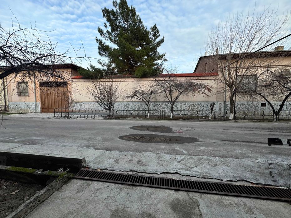 16 сотих Тузел метро олдида