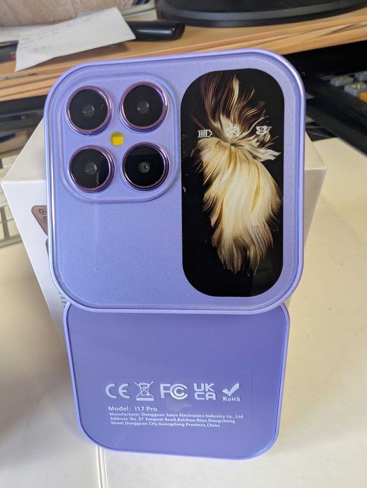 Мини 2G флип телефон с две SIM карти, многоцветен дисплей