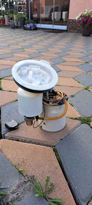 Vând pompă motorina și benzină Audi a6