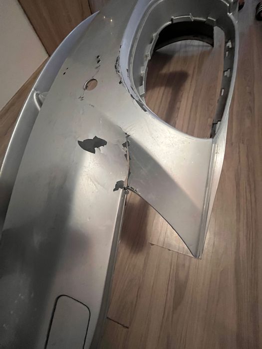 Предна броня за BMW E60 – Оригинална, за ремонт/боя