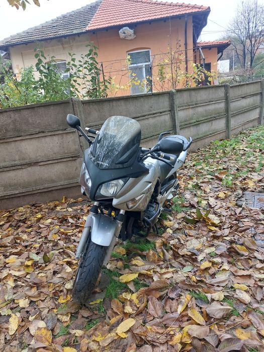 De vânzare/Schimb cu Rulota /Platforma  auto 2000kg. Honda PC38 CBF 60