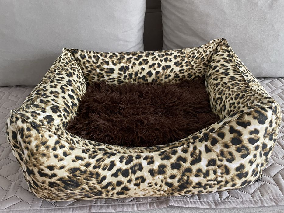 Продам лежанку для кота