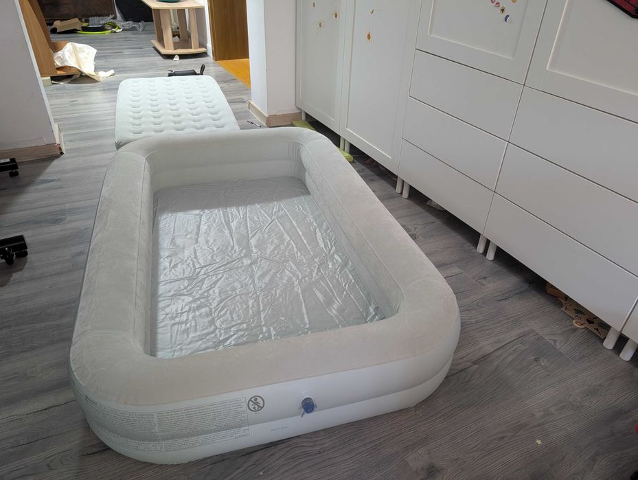 Saltea gonflabila pentru copii, Intex, 168x107x25 cm, cu pompa