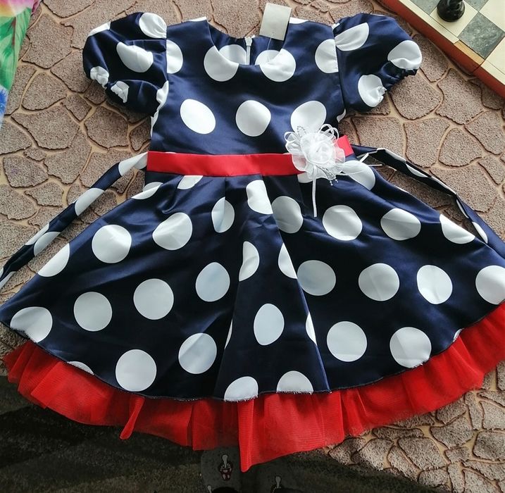 Платье нарядное на девочку