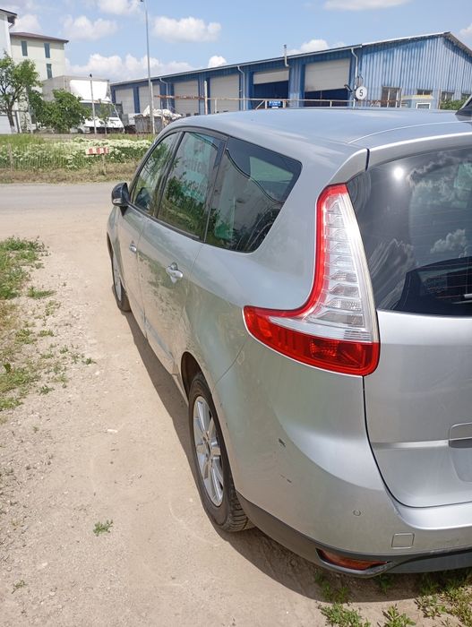 RENAULT Grand Scenic 2011 — imagine 2