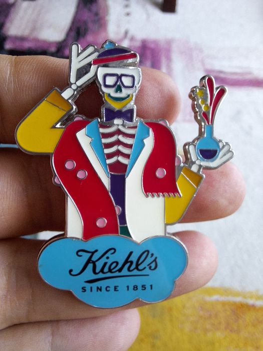 Insigna metalică Khiel's